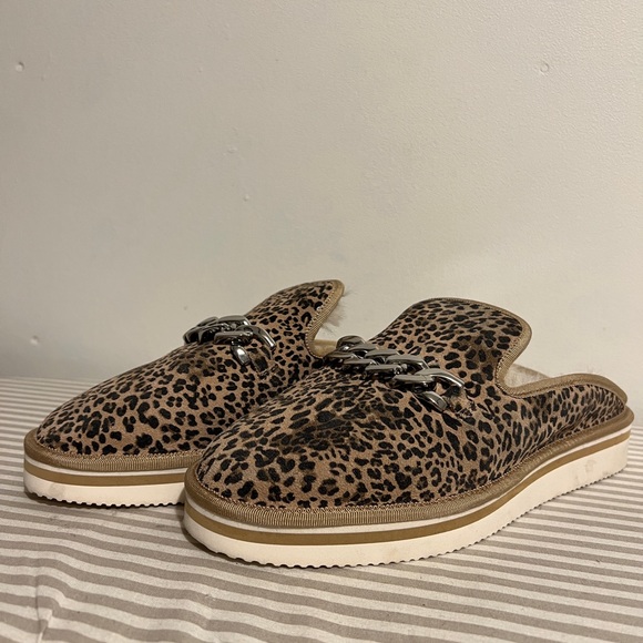 DOLCE VITA Haiden Womens Leopard Suede Slippers - Picture 4 of 14